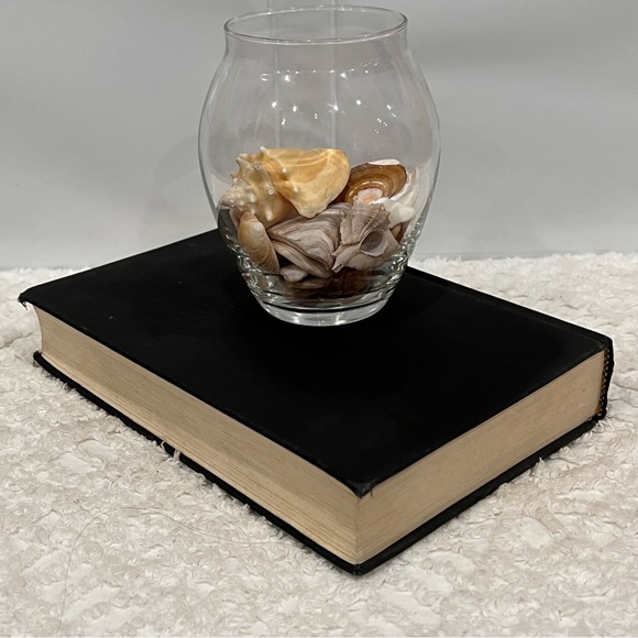 The Bourne Identity by Richard Ludlum Hardcover Novel Copyright 1980 - Picture 4 of 8